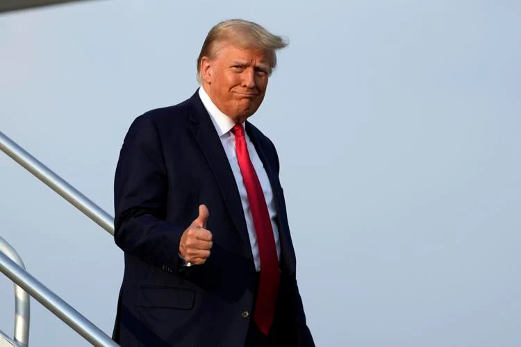 Trump spends 20 minutes in Atlanta prison, gets a mugshot
