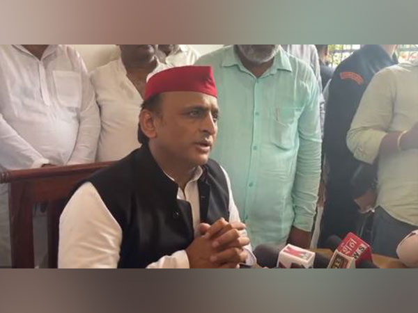“BJP wants to turn Election Commission into…,”: Akhilesh Yadav