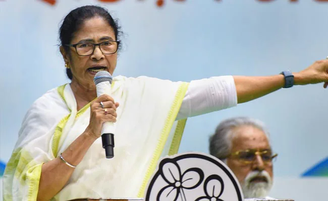 SIR: Mamata appears in Supreme Court