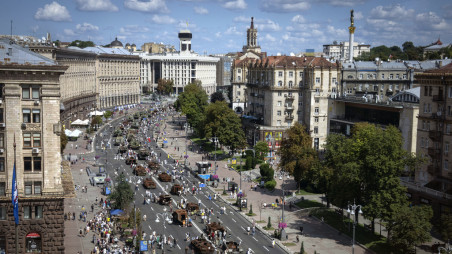 Moscow suspends flights after drone strike