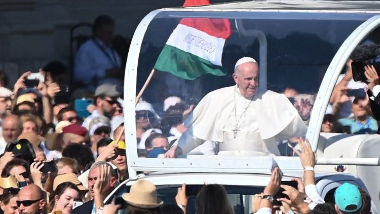 LGBT issue: Pope hits back at critics