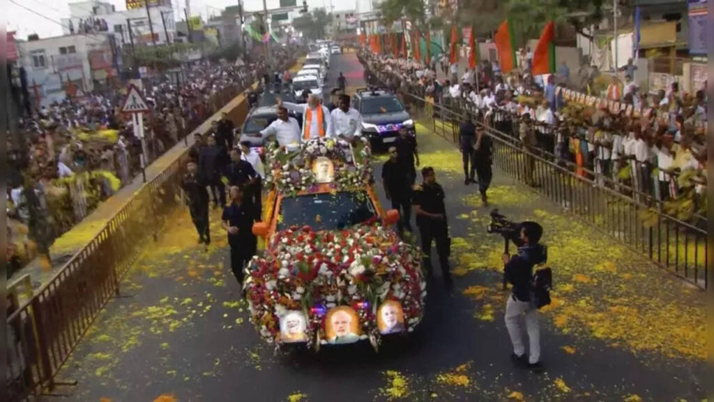Modi holds road show in Coimbatore