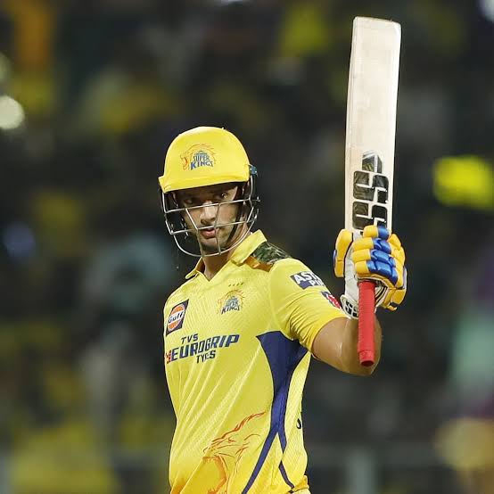 IPL: CSK sets 207 for Gujarat Titans to win
