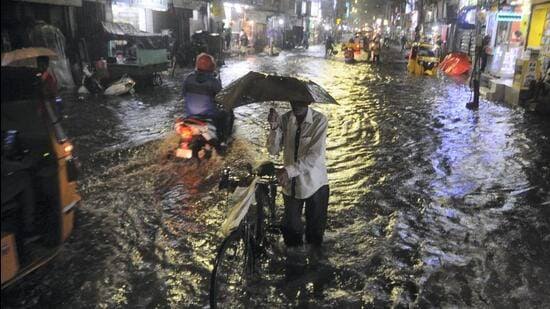 Rains drench Chennai overnight: Power outages and water-logging reported