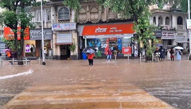 Mumbai flooded, NDRF teams deployed