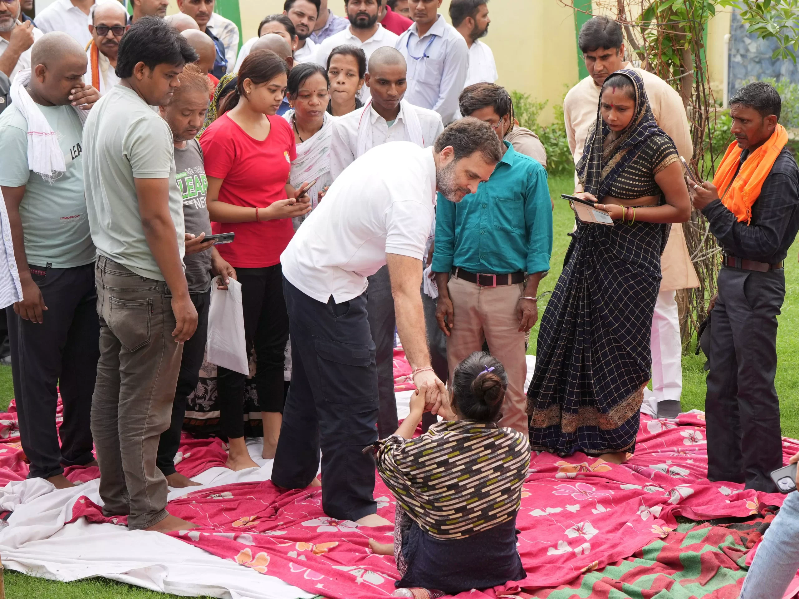 Rahul Gandhi Meets Kin Of Hathras Stampede Victims - News Today | First ...