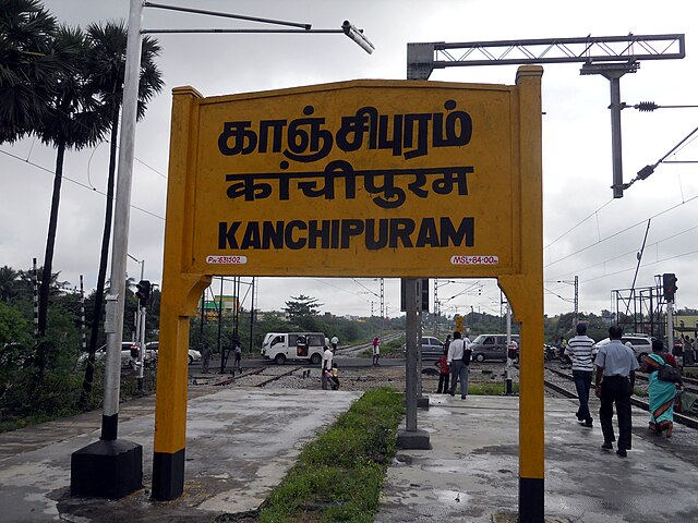 Mentally-disturbed person climb onto train roof in Kanchi
