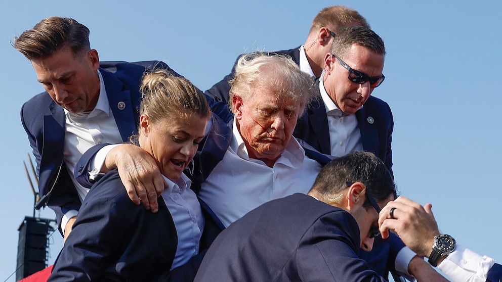 Assassination bid on Trump at election rally : Eyewitness says warnings ignored