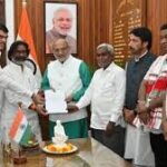 Champai Soren resigns as Jharkhand CM, Hemant Soren stakes claim to form govt