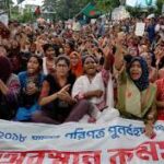 Bangladesh students clash over job quotas