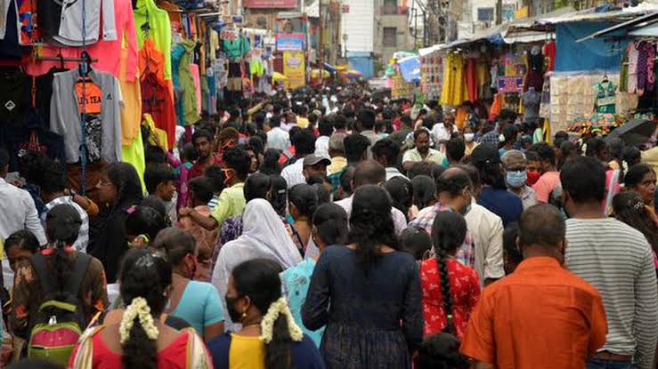 Sudden rains dampen Deepavali shopping across Chennai