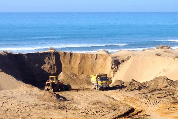 HC orders CBI enquiry in illegal mineral sand case