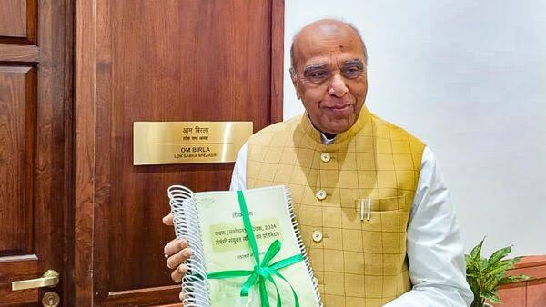Union Cabinet approves Waqf (Amendment) Bill