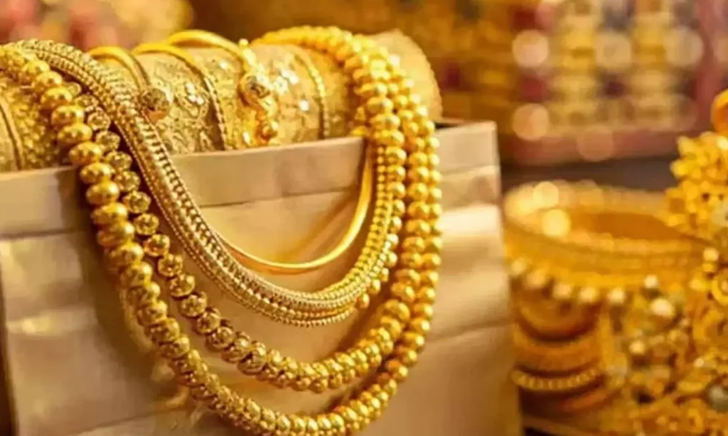 Gold price drops by Rs 480 per sovereign in Chennai