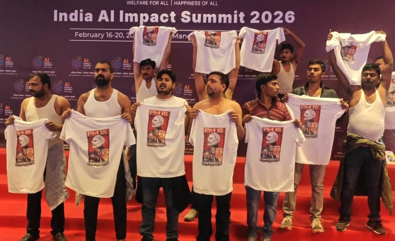 Cong leaders held for shirtless protest at AI Summit