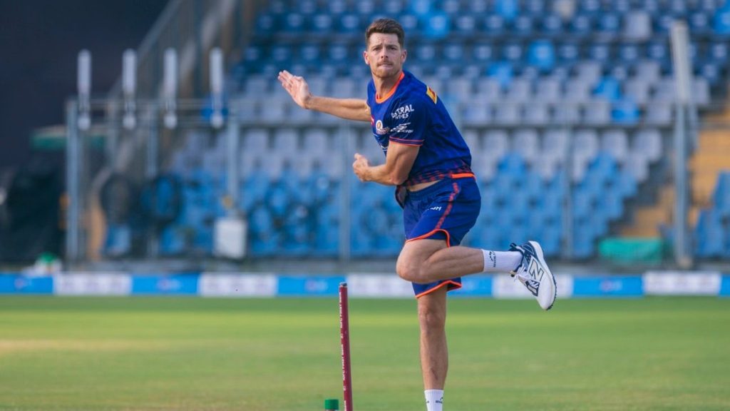Santner joins MI squad, Will be available for match against Delhi Capitals