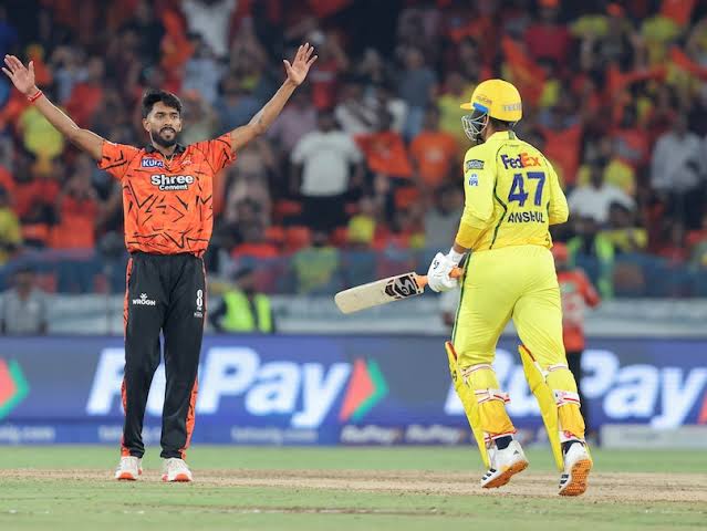SRH Edges CSK by 10 Runs in Last-Over Thriller