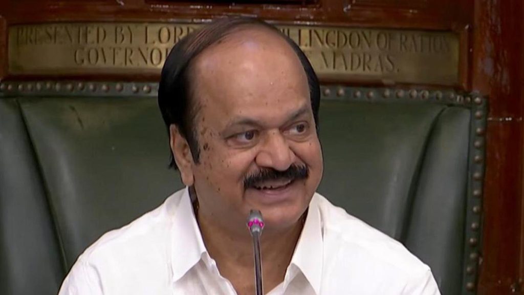 Speaker notifies EC of vacancies after 3 rebel AIADMK MLAs resigns