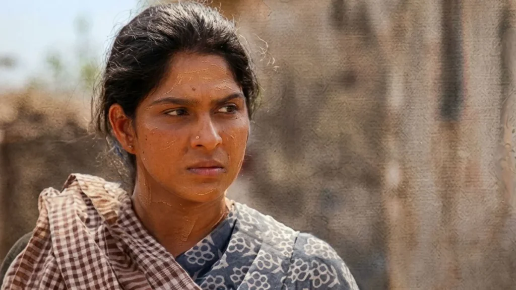 Swasika’s Selvi Character Revealed from Nooru Saami