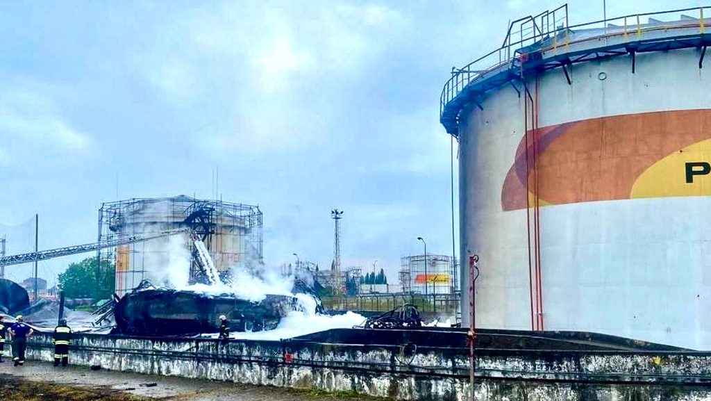 Ukraine hits Russian energy sites