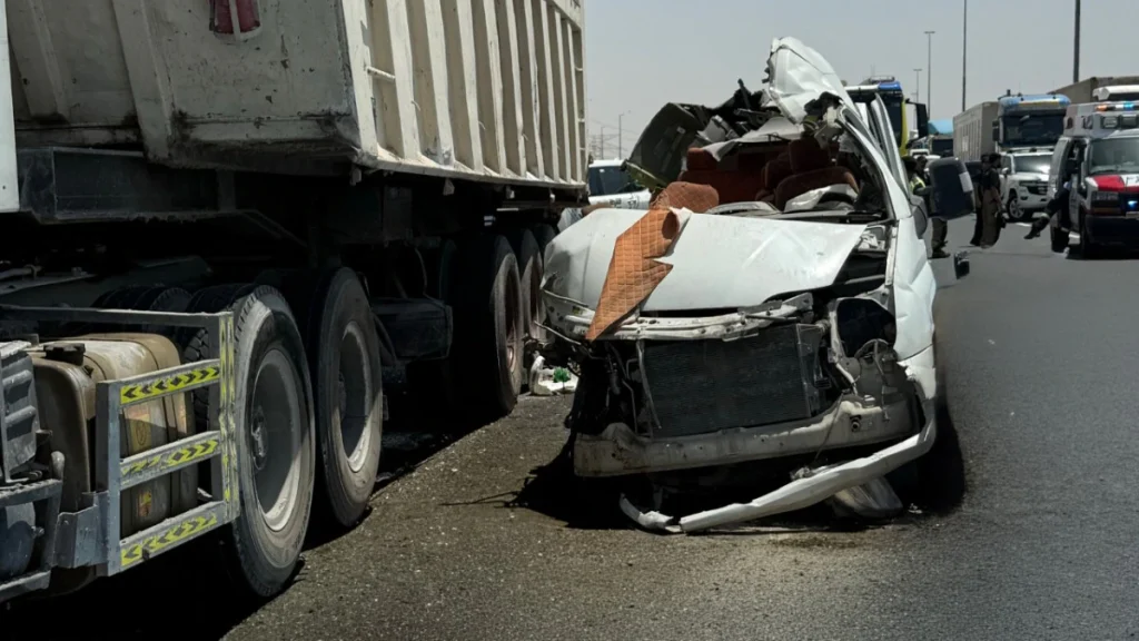 7 dead in Dubai minibus crash