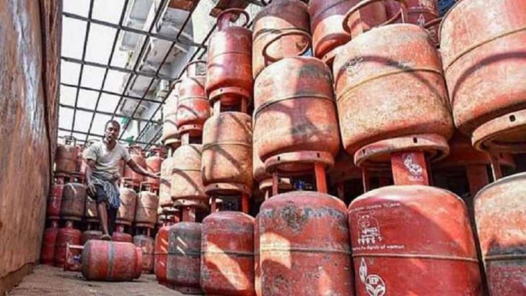 Price of 19-kg commercial LPG cylinder reduced by Rs 183