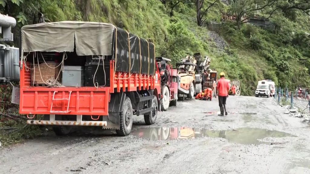 Chamoli tunnel accident: Bodies of 2 more workers found