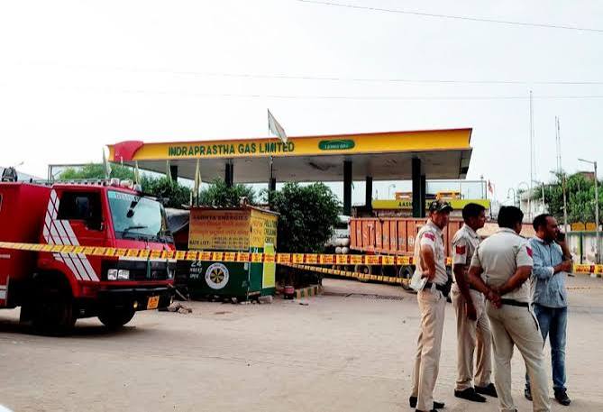 3 dead, 3 injured as truck’s gas cylinder explodes at CNG station in Delhi