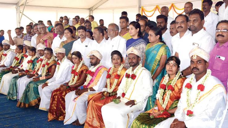 1,200 weddings held at 180 temples on a single day