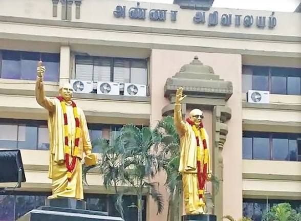 Cap on age limit : 13 DMK heavyweights to lose dist secy’s post