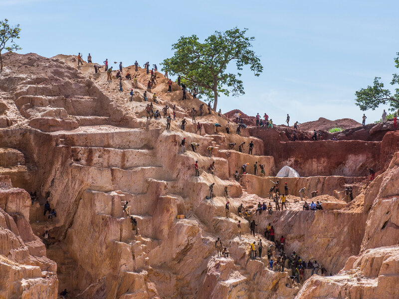 Central Africa shuts gold mine after collapse kills over 100