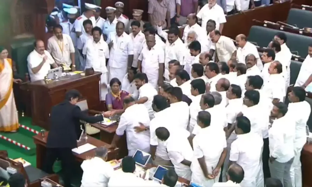 DMK MLAs evicted en masse after storming well
