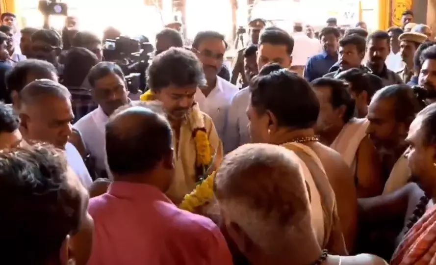 Vijay visits Madurai Meenkashi Amman temple, offers special prayers