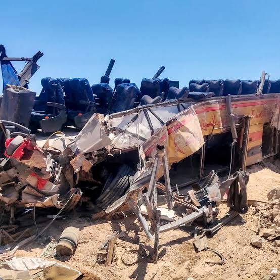 16 killed, 28 injured in Egypt bus crash
