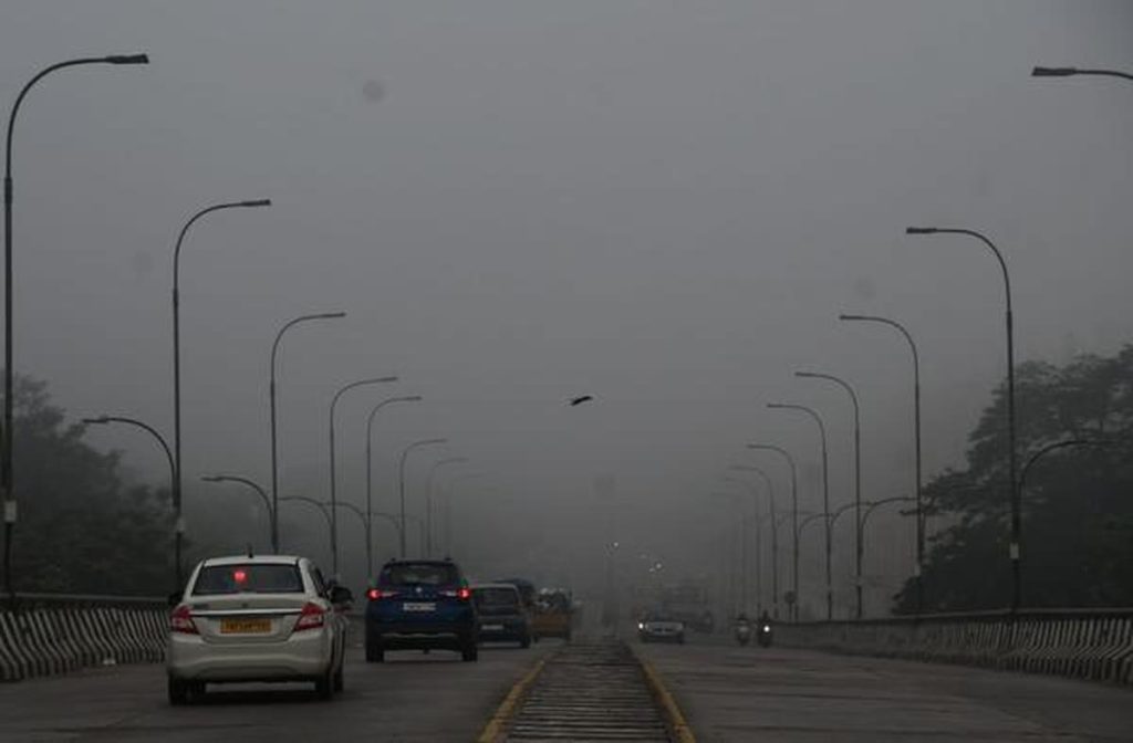 Fog, Mist condtions in interior TN reduces visibility