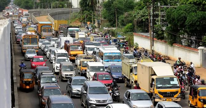 Continuous holidays trigger exodus from Chennai; GST Road chokes with traffic