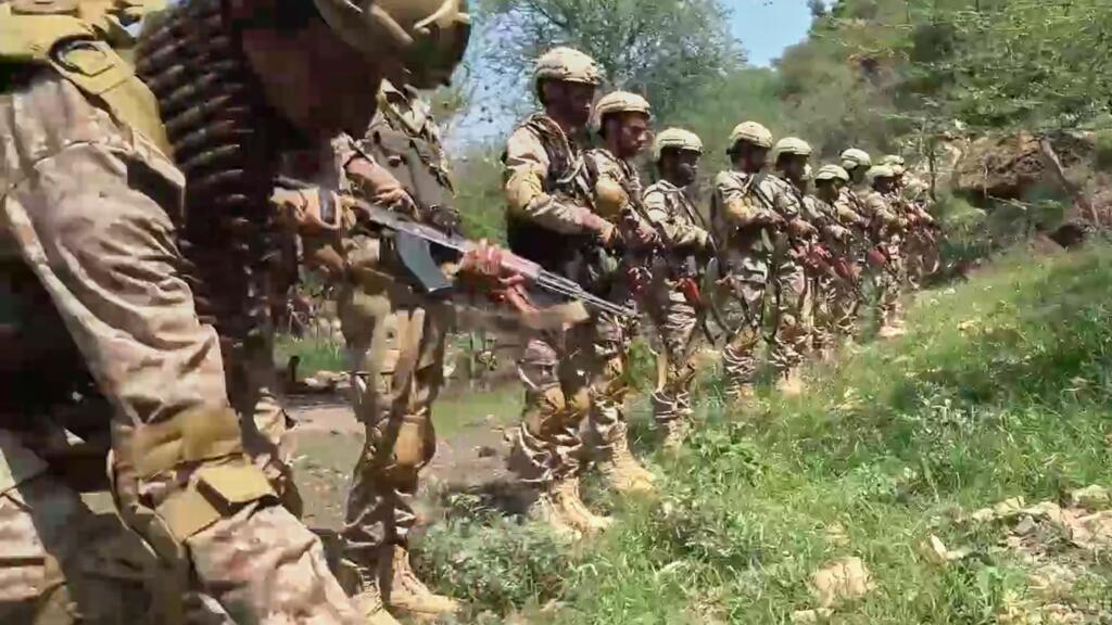 Saudi-backed Yemen forces intensify strike against Houthis